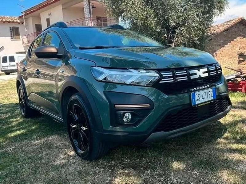 Usata Dacia Sandero Stepway 101 CV (74 kW) 2024 Verde Berlina