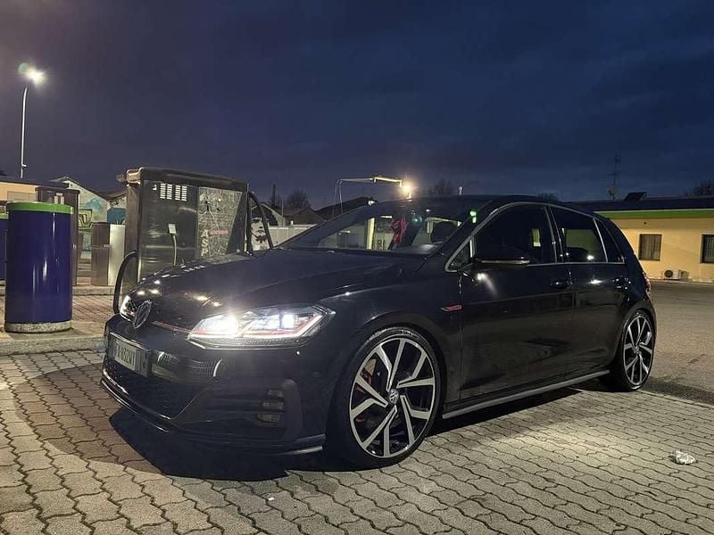 Käytetty VW Golf VII GTI 245 HP (180 kW) 2019 Sedan