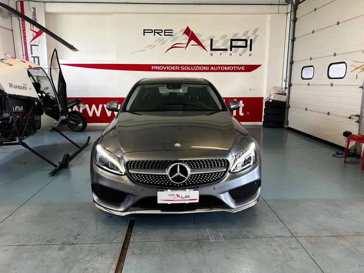 Usata Mercedes C220 Premium 173 CV (127 kW) 2017 Gray Berlina