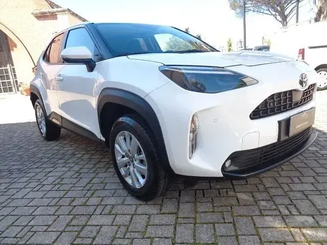 Usata Toyota Yaris Cross Business Edition 92 CV (67 kW) 2024 Bianco SUV