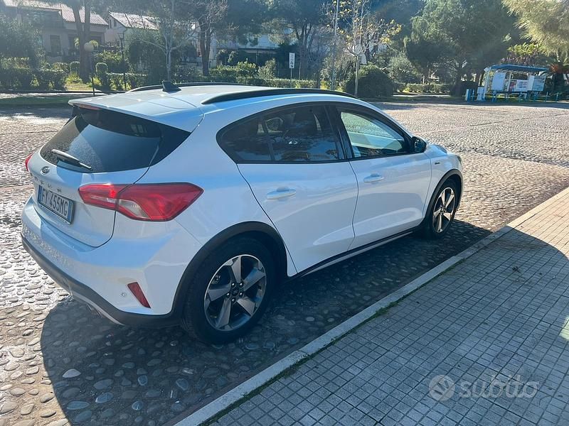 Usata Ford Focus Active 120 CV (88 kW) 2020 Bianco Berlina