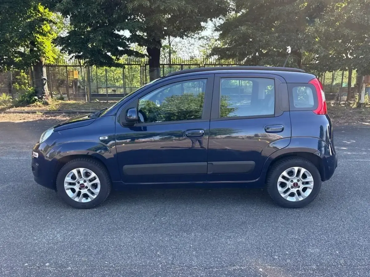 Usata Fiat Panda Lounge 69 CV (50 kW) 2020 Blu Utilitaria
