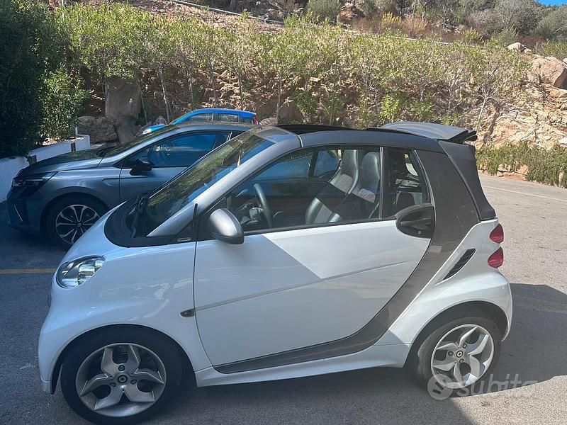 Bianco Usata 2015 Smart ForTwo Cabrio Cabrio | 9900 € (Buon prezzo) - Immagine 1/4