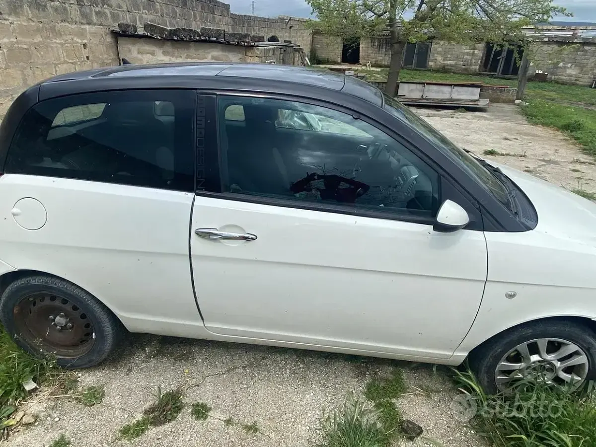Usata Lancia Ypsilon 69 CV (50 kW) 2006 Utilitaria