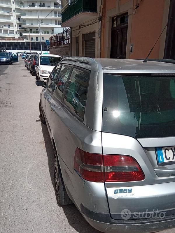 Usata Fiat Stilo 80 CV (58 kW) 2005 Grigio Station wagon
