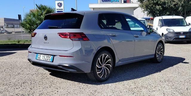Usata VW Golf VII Life 110 CV (80 kW) 2021 Grigio Utilitaria
