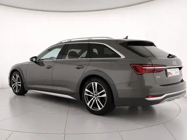 Usata Audi A6 Allroad Comfort 204 CV (150 kW) 2024 Grigio chronos metallizzato Station wagon