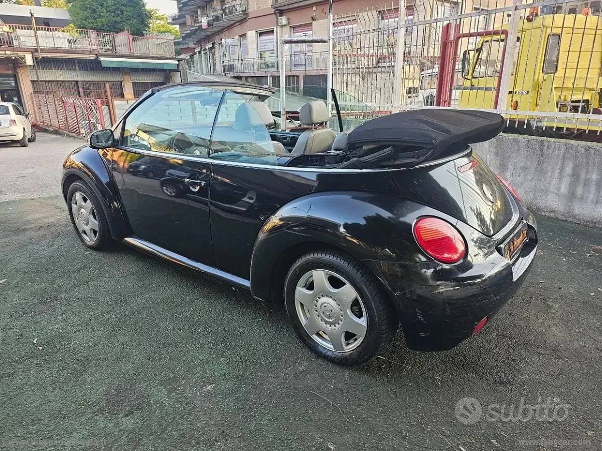 Usata VW New Beetle 102 CV (75 kW) 2004 Nero Utilitaria