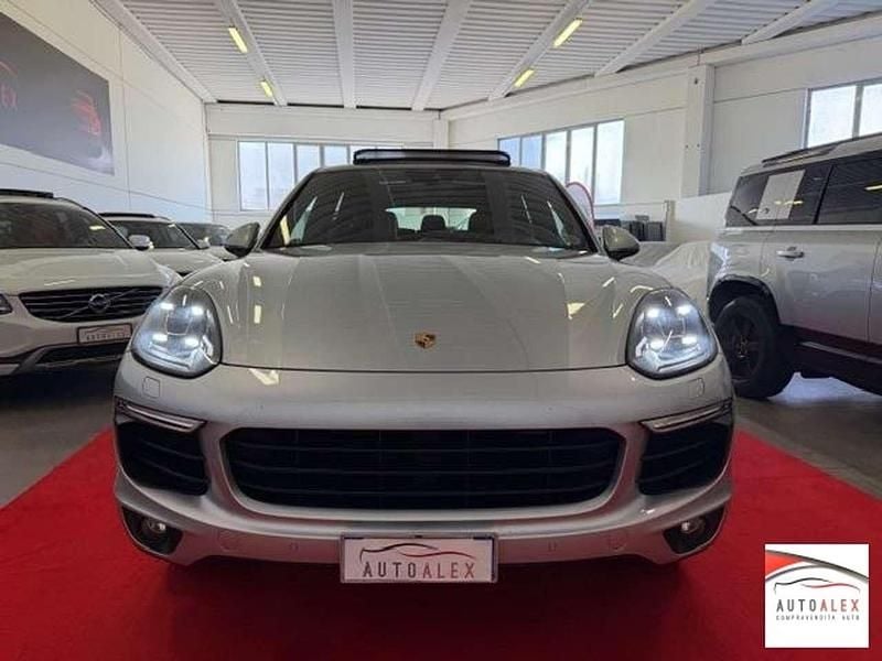 Usata Porsche Cayenne Platinum Edition 250 CV (183 kW) 2018 Argento SUV