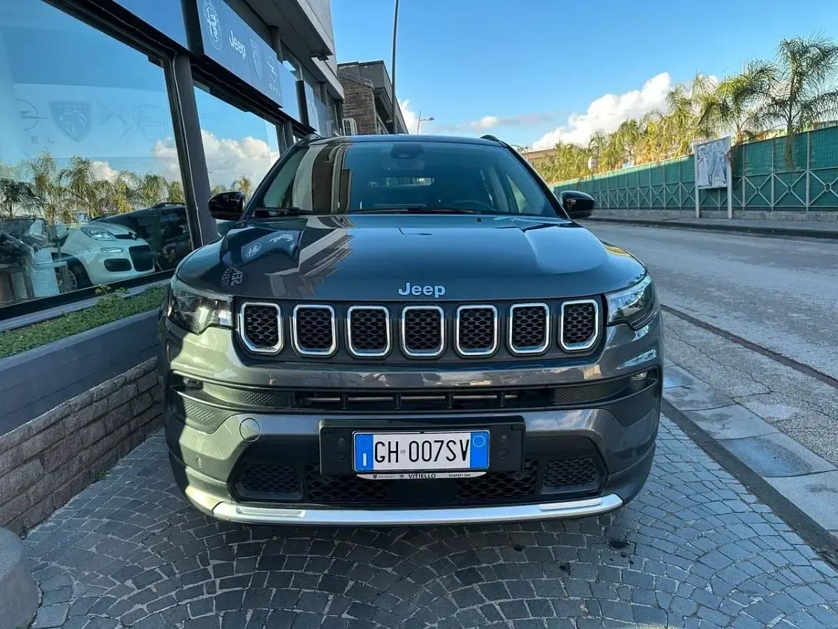 Usata Jeep Compass 190 CV (139 kW) 2022 Grigio SUV