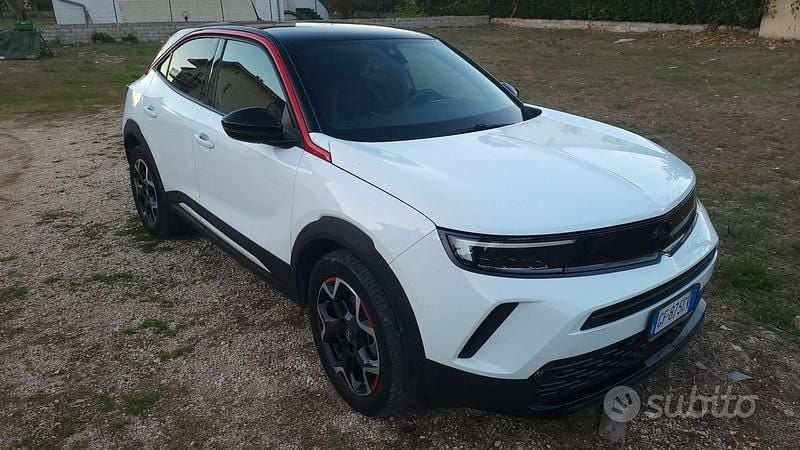 Usata Opel Mokka-e GS Line 100 kW (136 CV) 2021 Bianco SUV