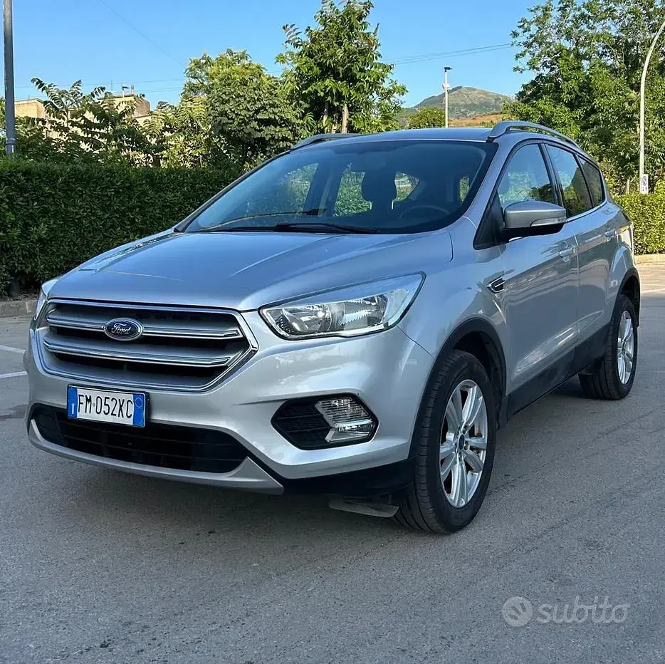 Usata Ford Kuga ST-Line 120 CV (88 kW) 2017 Grigio SUV