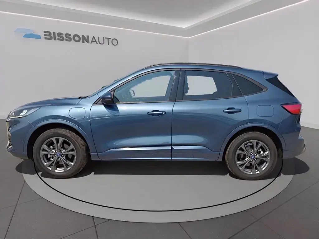 Usata Ford Kuga ST-Line 225 CV (165 kW) 2023 Chrome blue SUV