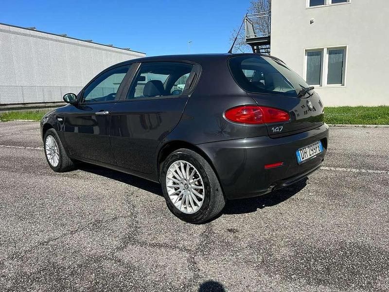 Usata Alfa Romeo 147 150 CV (110 kW) 2007 Nero Utilitaria