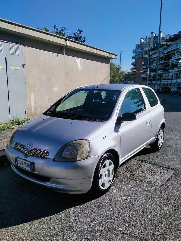 Usata Toyota Yaris 86 CV (63 kW) 2003 Berlina