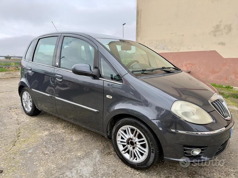 Usata Lancia Musa 2009 Grigio Monovolume