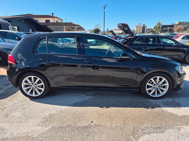 Usata VW Golf VII Trendline 104 CV (76 kW) 2014 Nero Berlina
