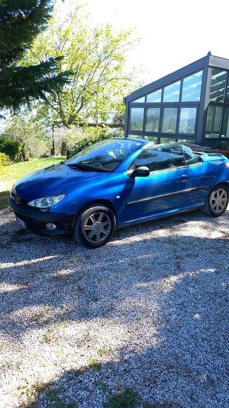 Usata 2002 Peugeot 206 CC Platinum Cabrio | 3400 € (Buon prezzo) - Immagine 1/4