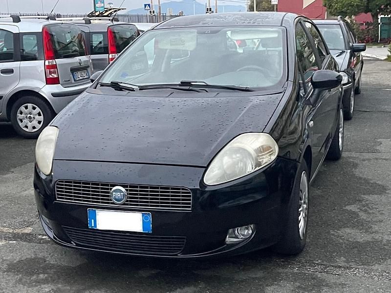 Usata Fiat Grande Punto 74 CV (54 kW) 2008 Nero Utilitaria