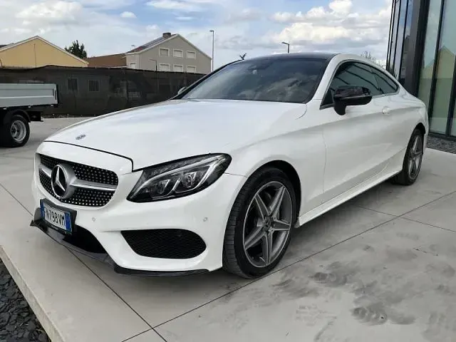 Usata Mercedes C220 Premium 170 CV (125 kW) 2018 Bianco Coupé