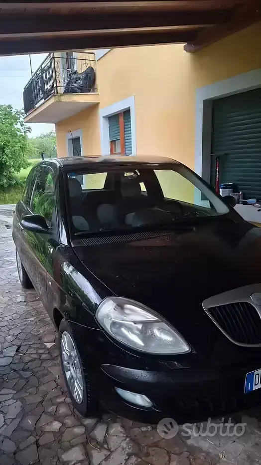 Usata Lancia Ypsilon 80 CV (58 kW) 2006 Nero Utilitaria