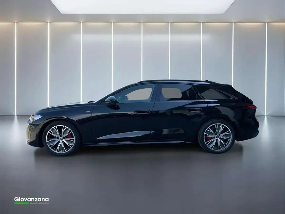 Nuova Audi A5 S-Line 204 CV (150 kW) 2025 Nero mythos Station wagon