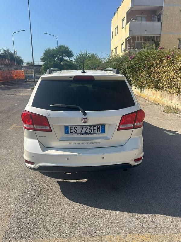 Usata Fiat Freemont 170 CV (125 kW) 2013 Bianco SUV
