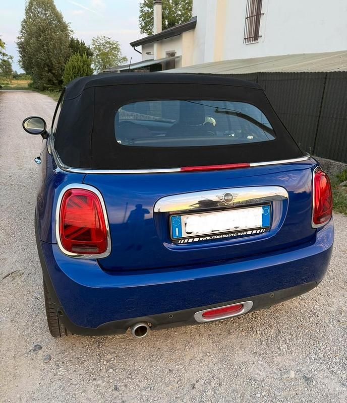 Usata Mini Cooper Cabriolet 136 CV (100 kW) 2019 Blu/azzurro Cabrio