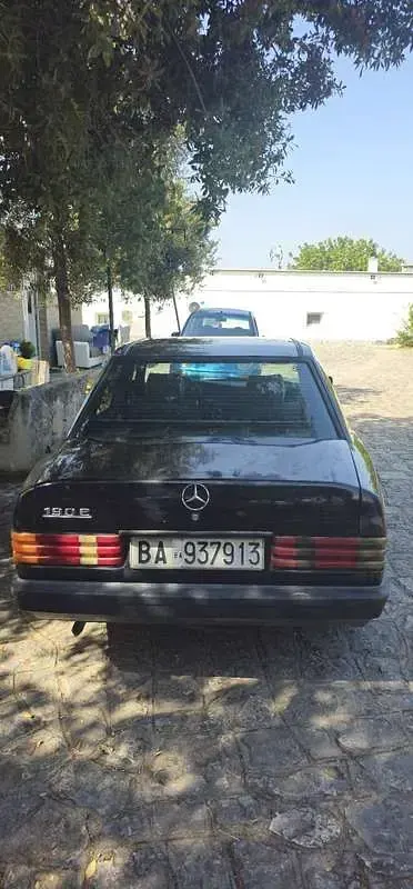 Usata Mercedes 190 122 CV (89 kW) 1984 Nero Berlina