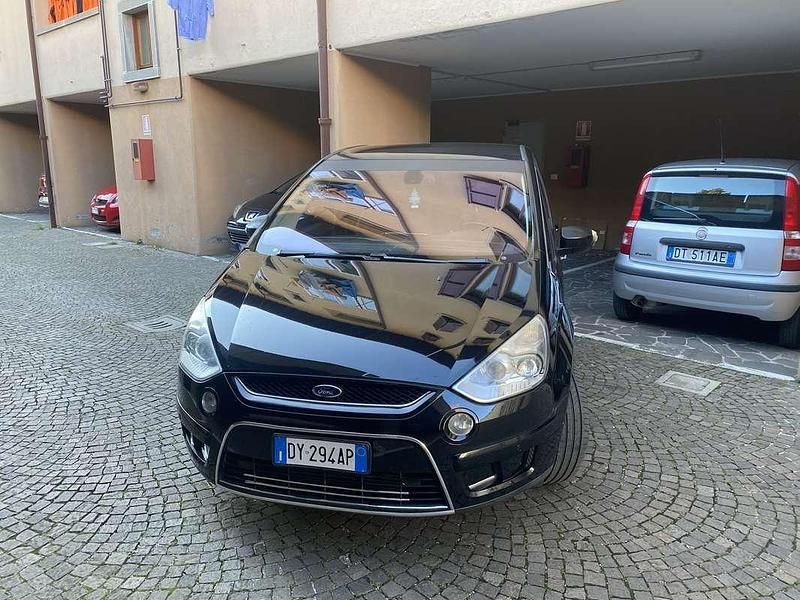 Usata Ford S-MAX Individual 140 CV (102 kW) 2009 Monovolume