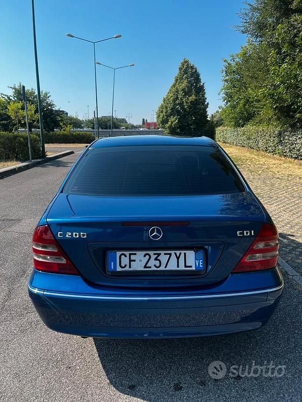 Usata Mercedes C200 Elegance 2003 Blu Berlina
