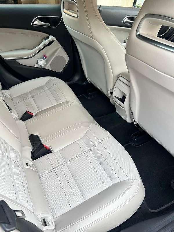 Usata Mercedes A180 109 CV (80 kW) 2013 Nero Berlina