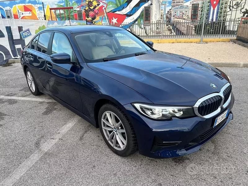 Usata BMW 320 Sport Line 190 CV (139 kW) 2019 Blu Berlina