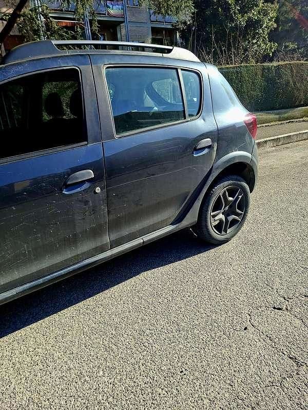 Usata Dacia Sandero Stepway 90 CV (66 kW) 2017 Berlina