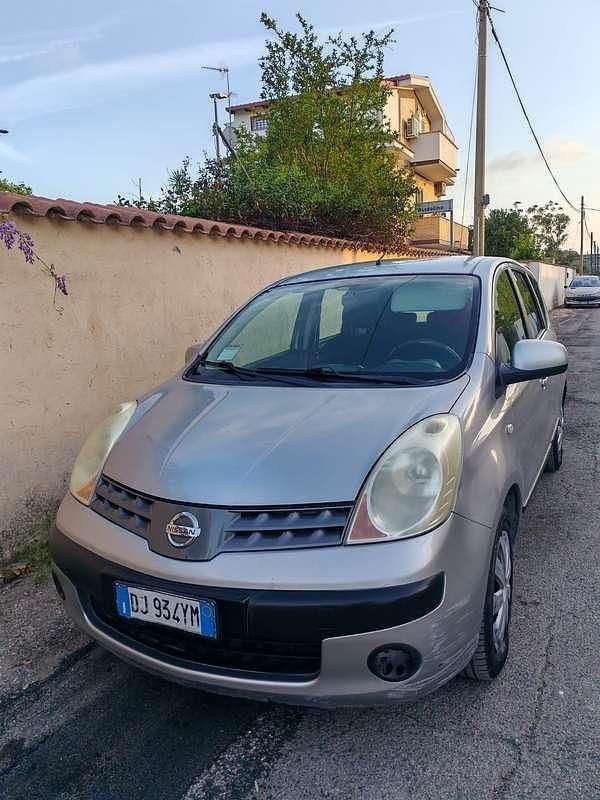 Usata Nissan Note Visia 88 CV (64 kW) 2007 Argento Utilitaria