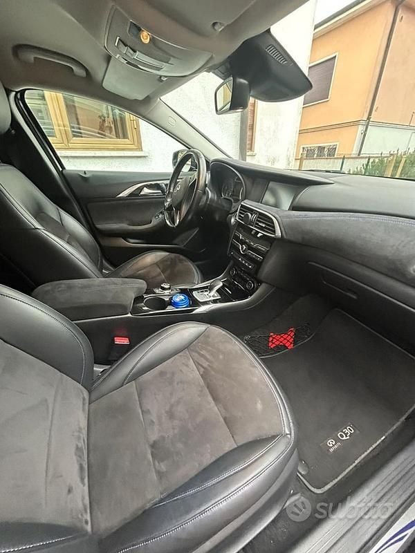 Usata Infiniti Q30 109 CV (80 kW) 2016 Nero Berlina