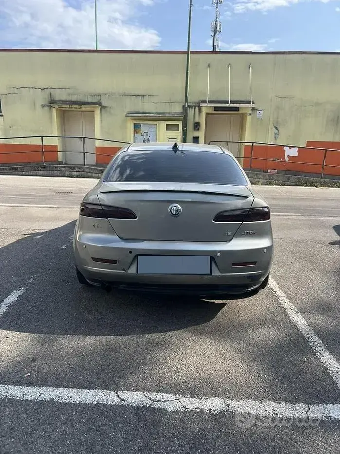 Usata Alfa Romeo 159 Progression 150 CV (110 kW) 2009 Grigio Berlina
