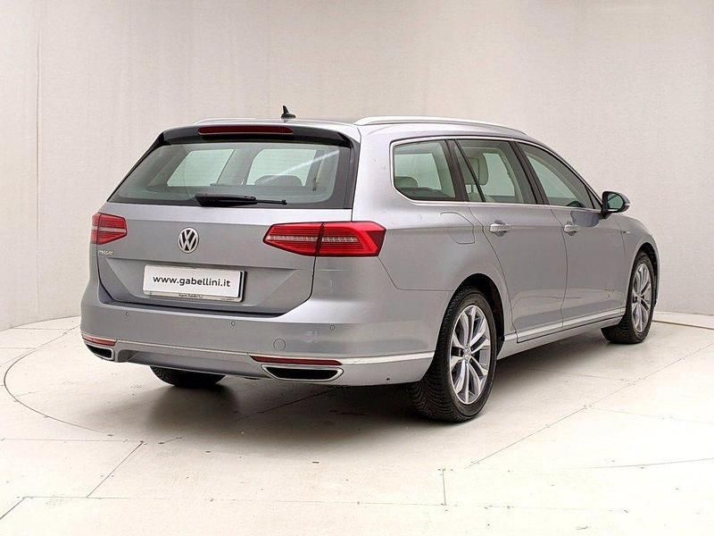 Usata VW Passat Executive 240 CV (176 kW) 2018 Argento Station wagon