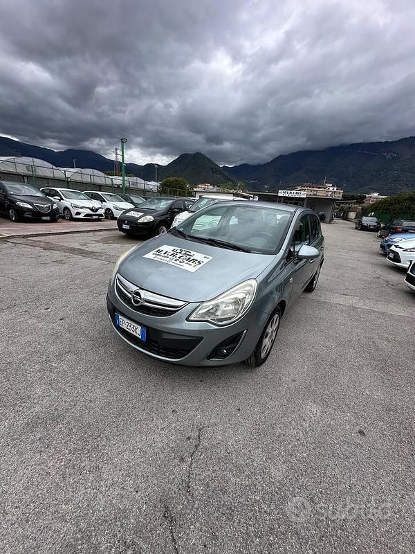 Usata Opel Corsa 85 CV (62 kW) 2013 Grigio Utilitaria