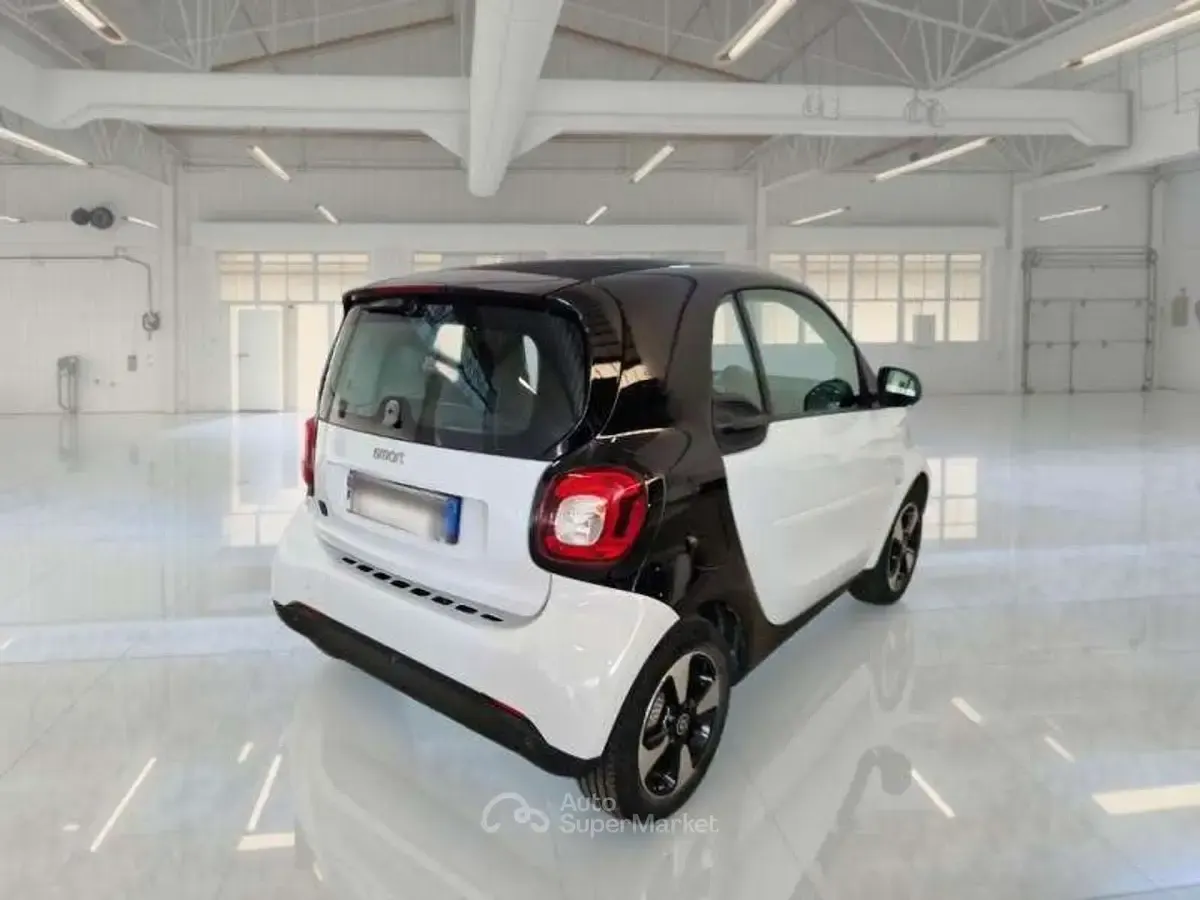 Usata Smart ForTwo Electric Drive Passion 41 kW (56 CV) 2020 Bianco