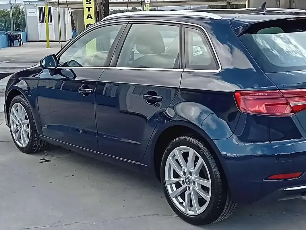 Usata Audi A3 Admired 116 CV (85 kW) 2019 Blu/azzurro Berlina