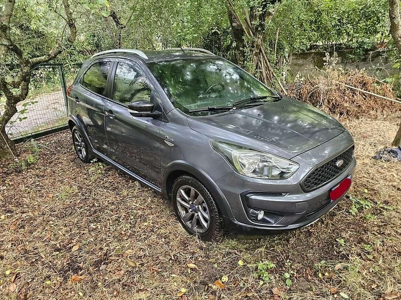 Usata Ford Ka Active 86 CV (63 kW) 2019 Grigio Berlina