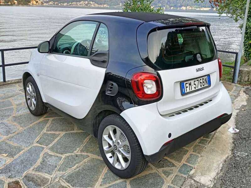 Usata Smart ForTwo Coupé 71 CV (52 kW) 2017 Bianco Utilitaria