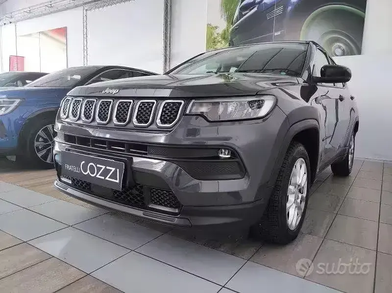 Usata Jeep Compass 131 CV (96 kW) 2022 Grigio SUV