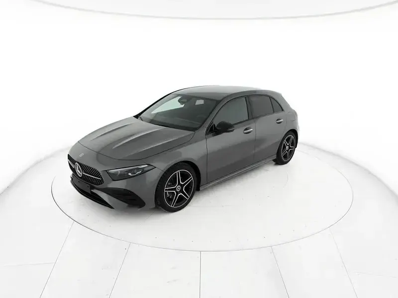 Nuova Mercedes A180 AMG line 116 CV (85 kW) 2026 Grigio Berlina
