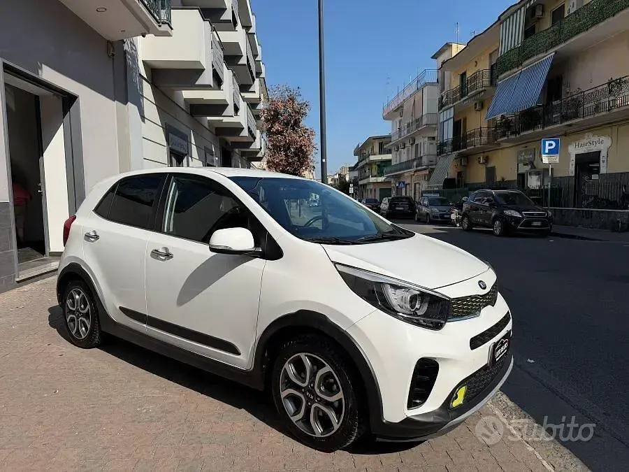 Usata Kia Picanto X-Line 67 CV (49 kW) 2020 Bianco Utilitaria