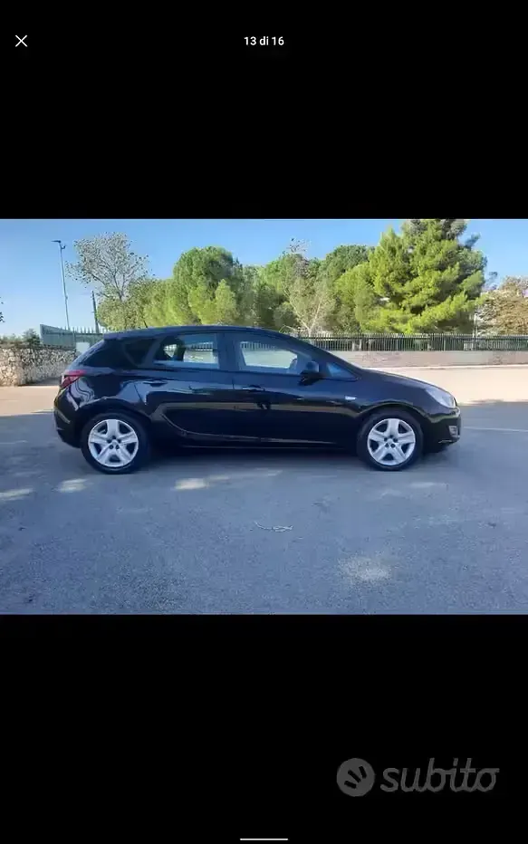 Usata Opel Astra 95 CV (69 kW) 2011 Nero Berlina