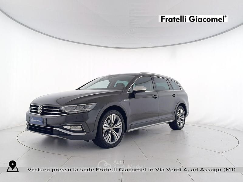 Usata VW Passat Alltrack 200 CV (147 kW) 2021 Grigio manganese metallizzato Station wagon