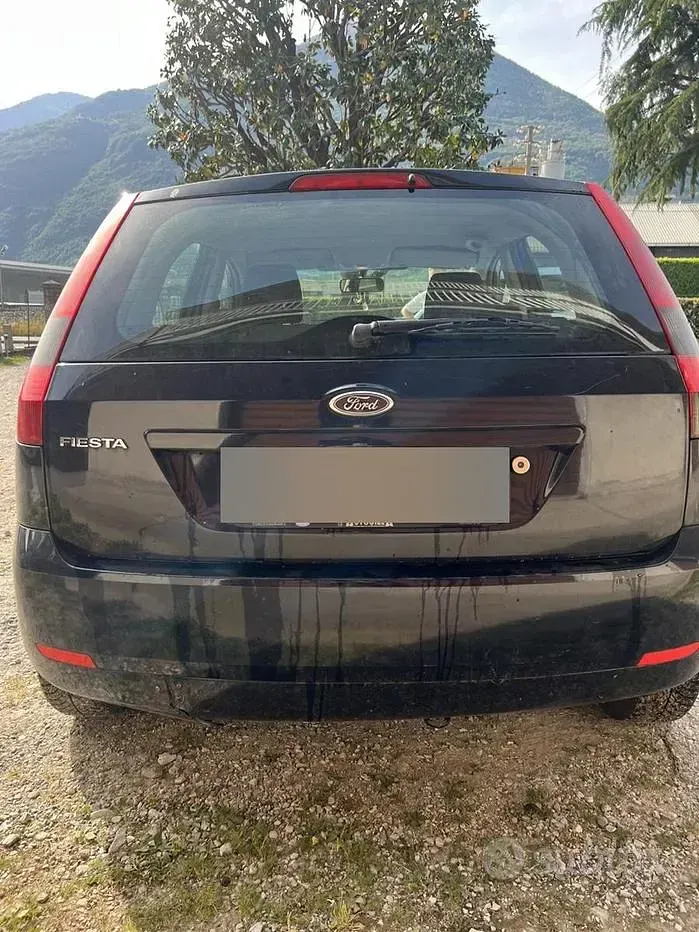 Usata Ford Fiesta 75 CV (55 kW) 2005 Utilitaria