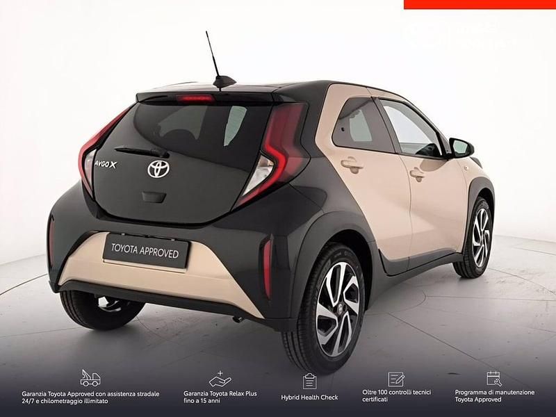 Usado Toyota Aygo X Trend 72 CV (52 kW) 2025 Beige SUV